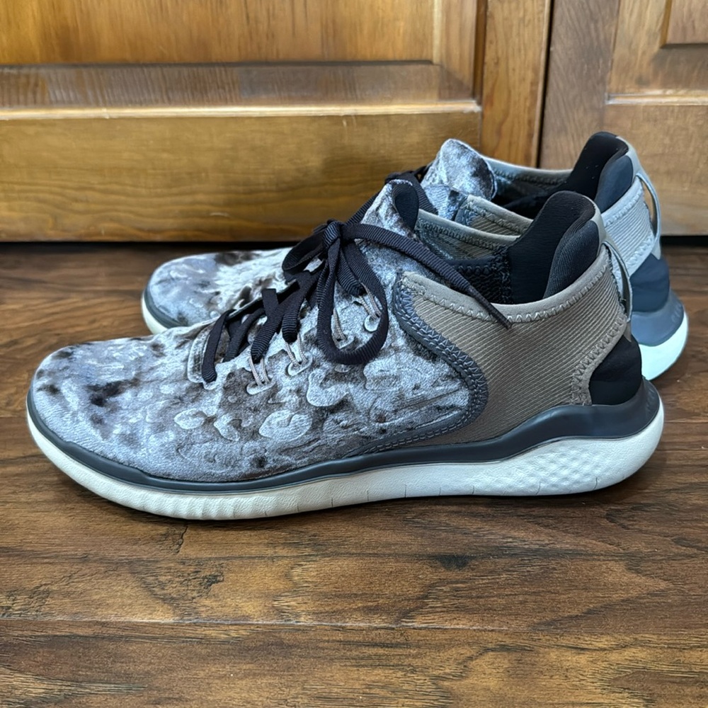 NIKE Free Run 18 Wild Velvet Sneakers Womens 8.5 Oil Gray Mink Brown Cheetah